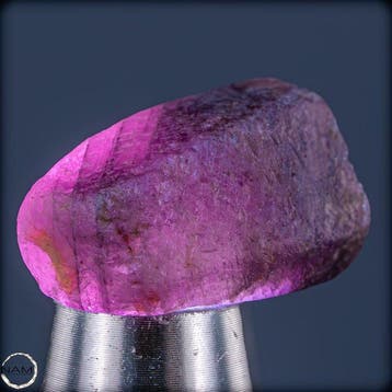 Natuurlijke zeldzame Padparadscha-saffier – Ruw kristal met
