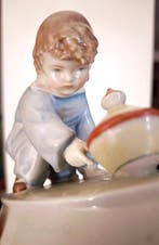 Zsolnay - Beeldje - Large playing children figures (2) -