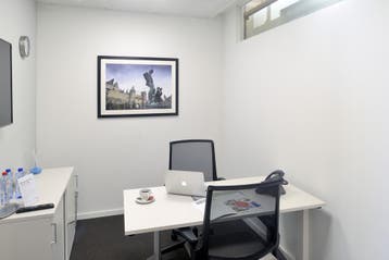 Kantoorruimte voor 1 in Railway Station - Regus Express, Verzenden