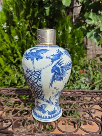 Vaas - Porselein - A rare blue-and-white Chinese vase from, Antiek en Kunst