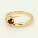 Ring - 18 karaat Geel goud - Robijn, Handtassen en Accessoires, Ringen, Nieuw