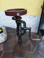 Outil de travail Antique - Perceuse à colonne, Antiquités & Art