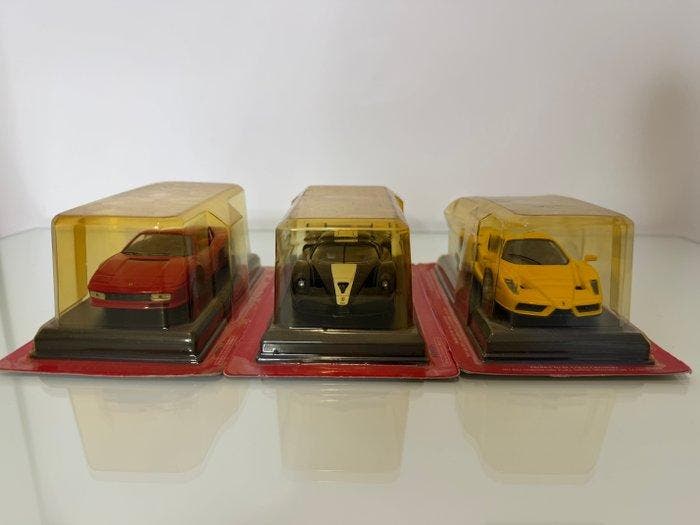 1:43 - Modelauto (3) - Ferrari - Legendarische modellen, Hobby & Loisirs créatifs, Voitures miniatures | 1:5 à 1:12