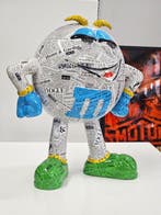 Patryk Konrad - M&Ms Vogue resin sculpture - limited