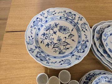 Zwiebelmuster / Blue Onion Dinner Service – 23 Pieces -