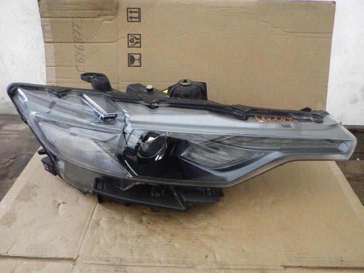 Maserati Levante xenon rechter voorlamp, Auto-onderdelen, Verlichting, Gebruikt, Verzenden