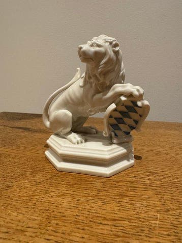 Porzellan Manufaktur Nymphenburg - Beeldje - Lion héraldique