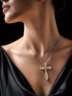 Collier croix en saphirs de style baroque - pierres bleues -
