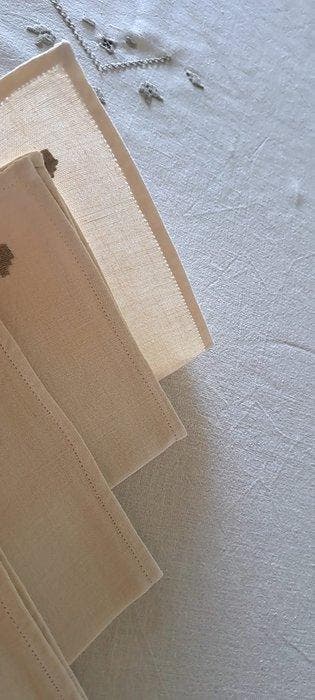 Tafelkleed (11) - 200 cm - 120 cm - vintage in puur linnen