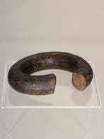 Bronzen armband / enkelband – Vili of Yombe (attrib.) –