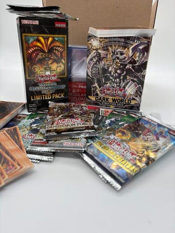 Konami Box - Yu-Gi-Oh! - Collectors Lot