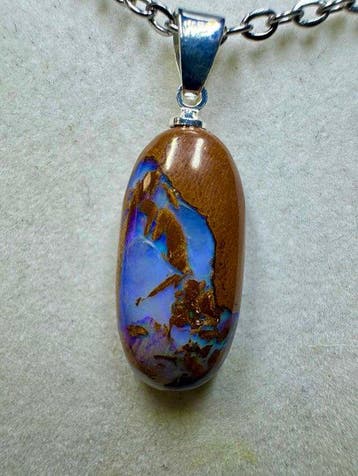 Opale Pendentif - Hauteur : 28 mm - Largeur : 9.5 mm- 1.7 g