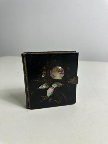 Sieradendoos - Papier-maché - Een libretto uit de