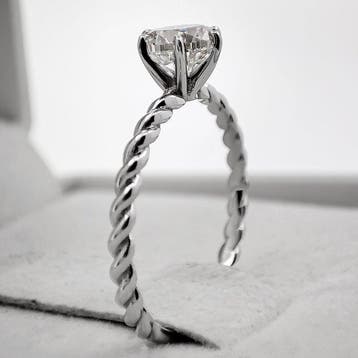 Ring - 14 karaat Witgoud, F/VS2 - 1.01ct. tw. Diamant