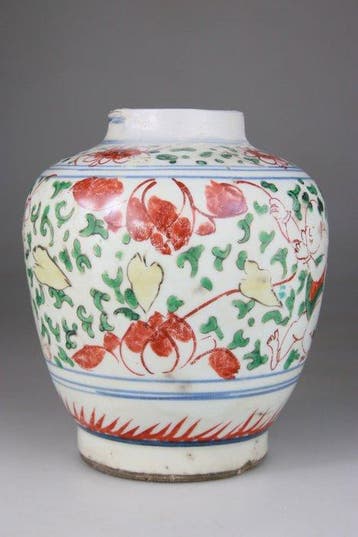 Chinese vaas Famille Verte Wucai - HoHo Brothers - Porselein, Antiquités & Art