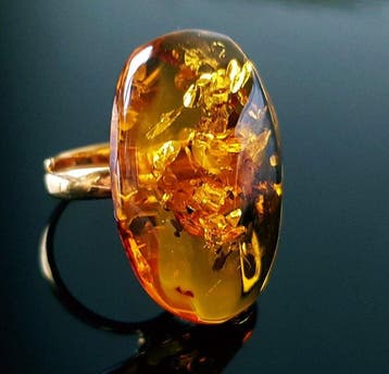 Unieke natuurlijke Baltische barnsteenring - zilver verguld
