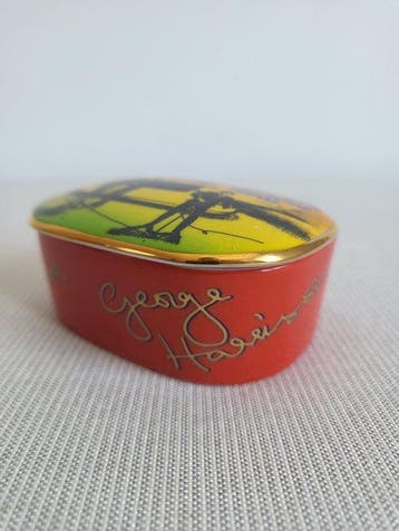 Boîte à musique en porcelaine « I Want to Hold Your Hand » –