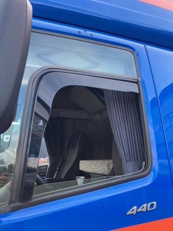 Zijwindschermen donker raamspoilers visors fenders pasvorm, Ophalen of Verzenden