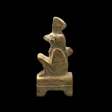 Réplique de lÉgypte ancienne Horus à tête de faucon assis