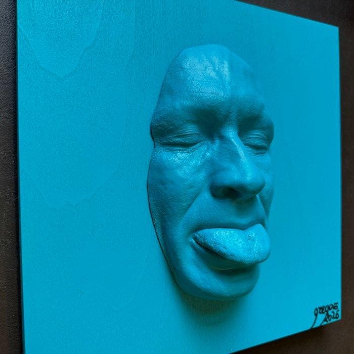 gregos - Blue light mockery on blue light background, Antiquités & Art, Art | Objets design