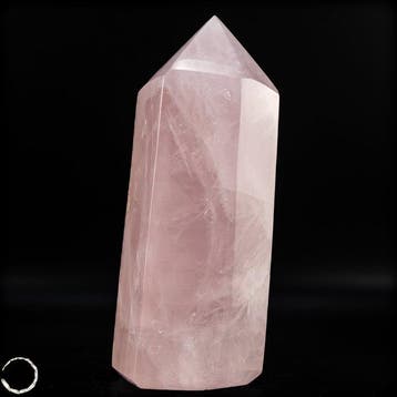 Prachtige rozenkwarts-obelisk – Symbool van liefde en