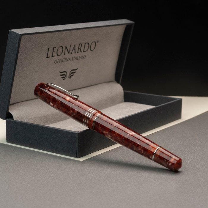 Leonardo Officina Italiana - Momento zero grande 2.0 -, Verzamelen, Pennenverzamelingen