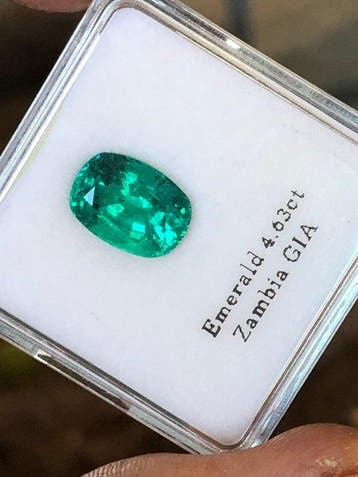 1 pcs Groen Smaragd - 4.63 ct - Gemological Institute of, Nieuw