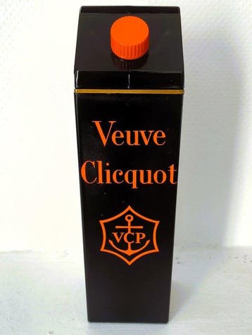 XTC Artist - Milk or Clicquot Black ?