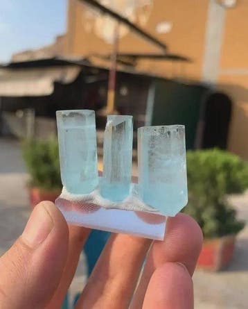 Blauwe aquamarijn kristallen uit de Shigar-vallei, Skardu,
