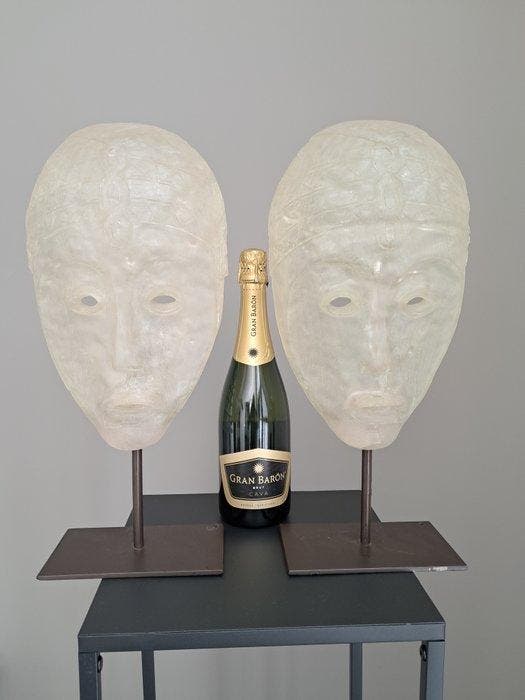 Kare design - Figuur - Set van twee masque met translucente, Antiek en Kunst, Curiosa en Brocante