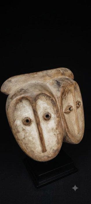 Prachtig masker Lega - bindt - bindt - Kongo RDC (Zonder