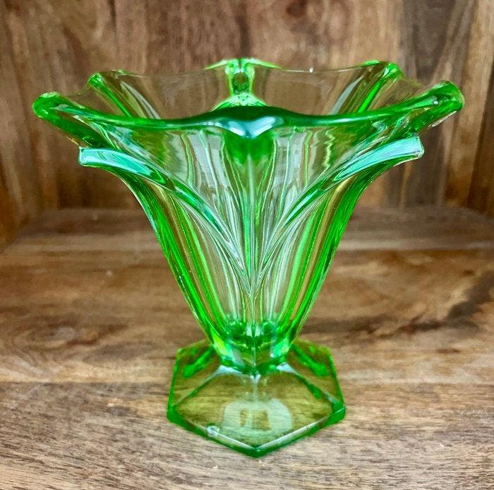 Vaas - Glas - Uranium glas, Antiquités & Art, Antiquités | Verre & Cristal