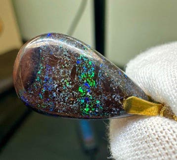 Opale Pendentif - Hauteur : 31 mm - Largeur : 12 mm- 1.51 g