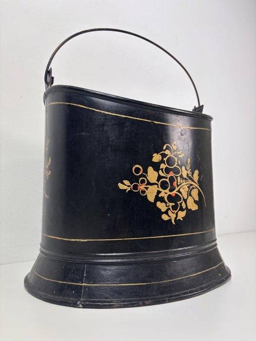 Emmer - Antieke Victorian Zwarte Tole Kolenkit uit 1839 -, Antiquités & Art, Curiosités & Brocante