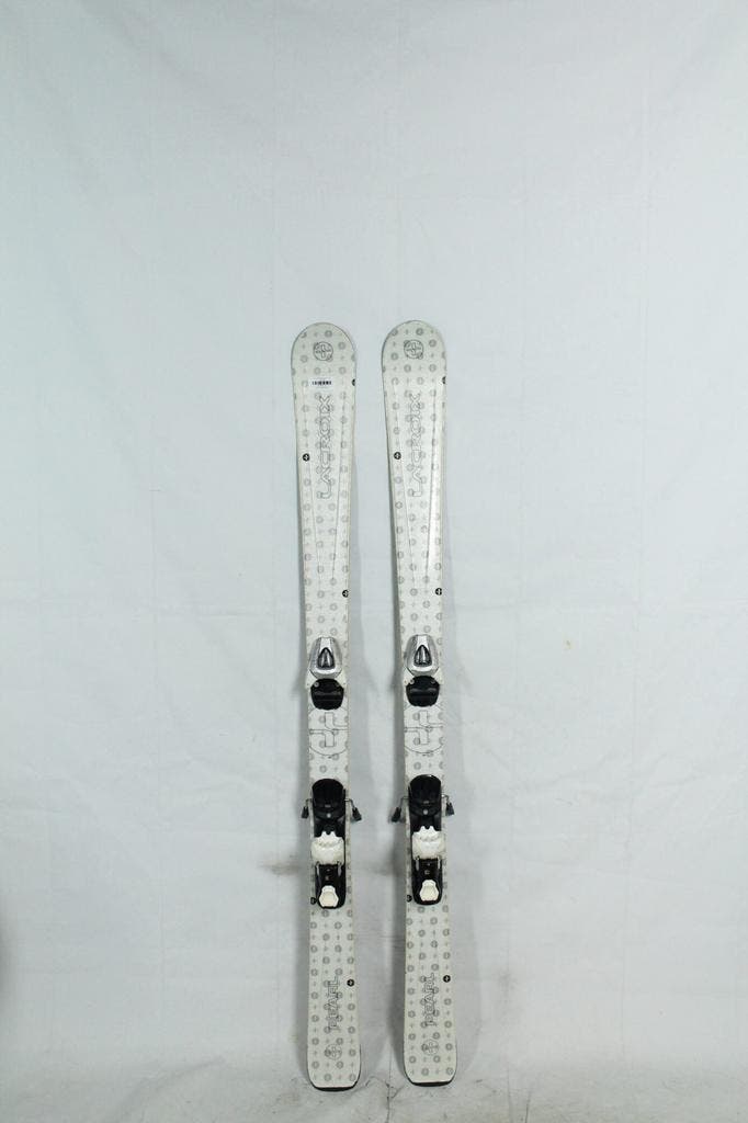 Lacroix Pearl grey - 146, Sports & Fitness, Ski & Ski de fond, Utilisé