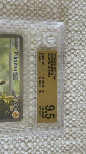 Pokémon - 1 Graded card - Pikachu 276/217 Foil, Full art -, Nieuw