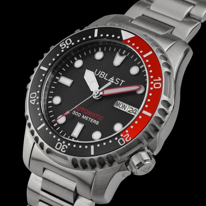 Ublast - Submerged 30 ATM - REF.UBSBM40BKR - Heren - 2026, Handtassen en Accessoires, Horloges | Heren