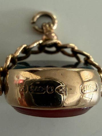 Zonder minimumprijs - Hanger - 9 kt. Geel goud Bloedkoraal -, Handtassen en Accessoires