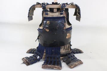 Harnas - Japan - E3-532 Hotoke Dou met 5-Dan Ita Sode van