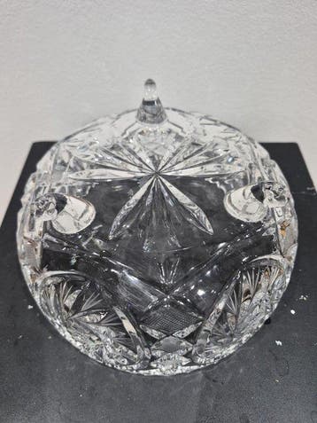 Gran centro de mesa francés de cristal tallado con tapa –