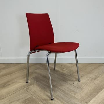 Eromes kantinestoel / stapelstoel, rood - chroom, Huis en Inrichting, Stoelen, Gebruikt, Eén