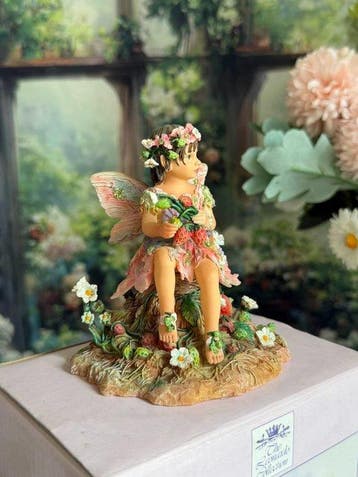 Decoratief ornament - Aardbeienfee