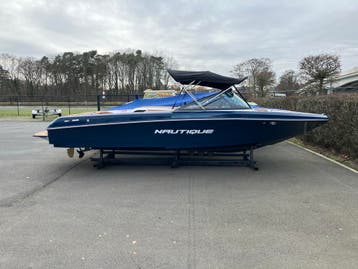 Nautique 200 2021 als nieuw, Watersport en Boten, Speedboten, Ophalen, Binnenboordmotor, Zo goed als nieuw, 200 pk of meer