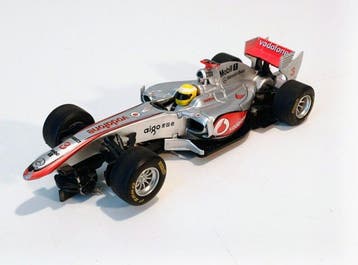 Carrera 1:32 - Modelauto (2) - Formula 1 Slotcars/McLaren, Nieuw