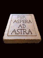 sculptuur, Bassorilievo  Per Aspera Ad Astra  - 23 cm -