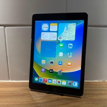 Apple iPad (5th Generation) 32GB Wifi - Mobiele telefoon, Nieuw