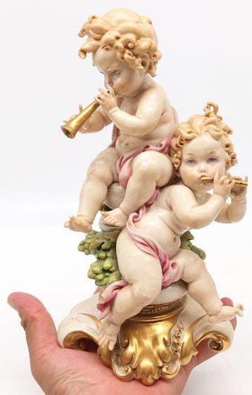 Capodimonte - sculptuur, Putti con flauti Capodimonte - 24
