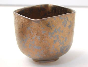 Arita Ware Golden Glaze Yunomi Tea Cup by Maeda Yasuaki of