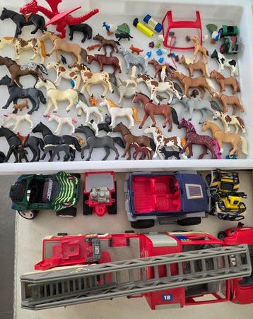 Playmobil - Playmobil 50 animaux + véhicules + accessoires -