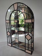 Grande vitrine murale artisanale en verre et métal noir –